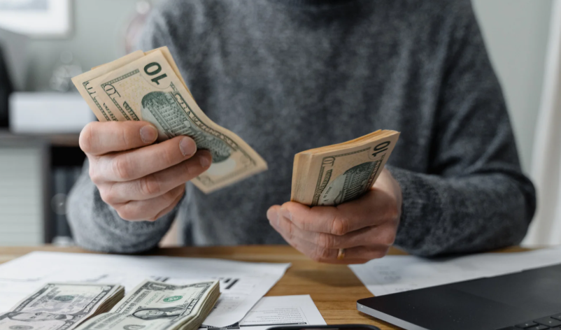 Compliance AML Cash Structuring and Smurfing