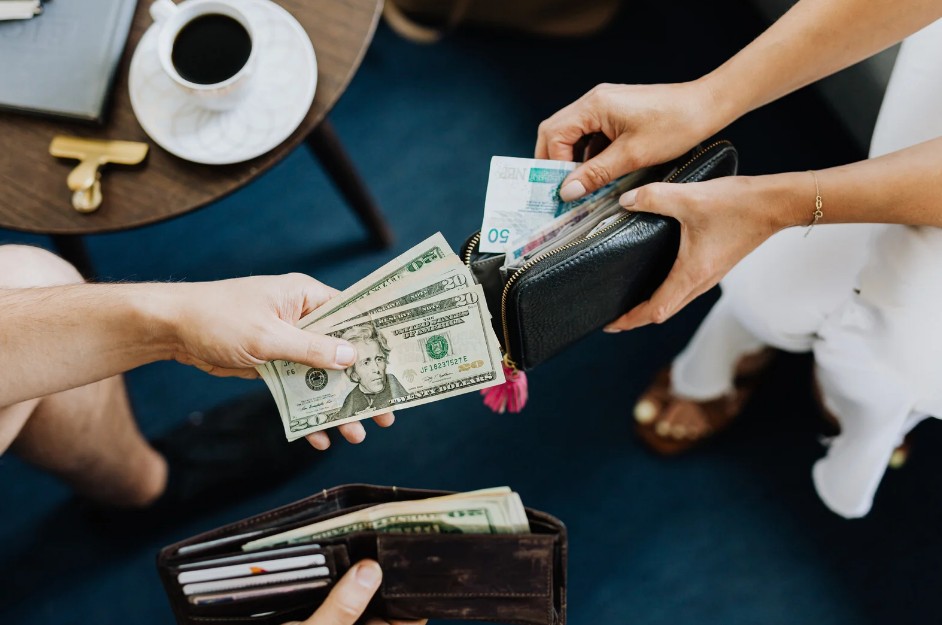 Micro-Structuring in AML: When Illicit Activity Hides in Plain&nbsp;Sight