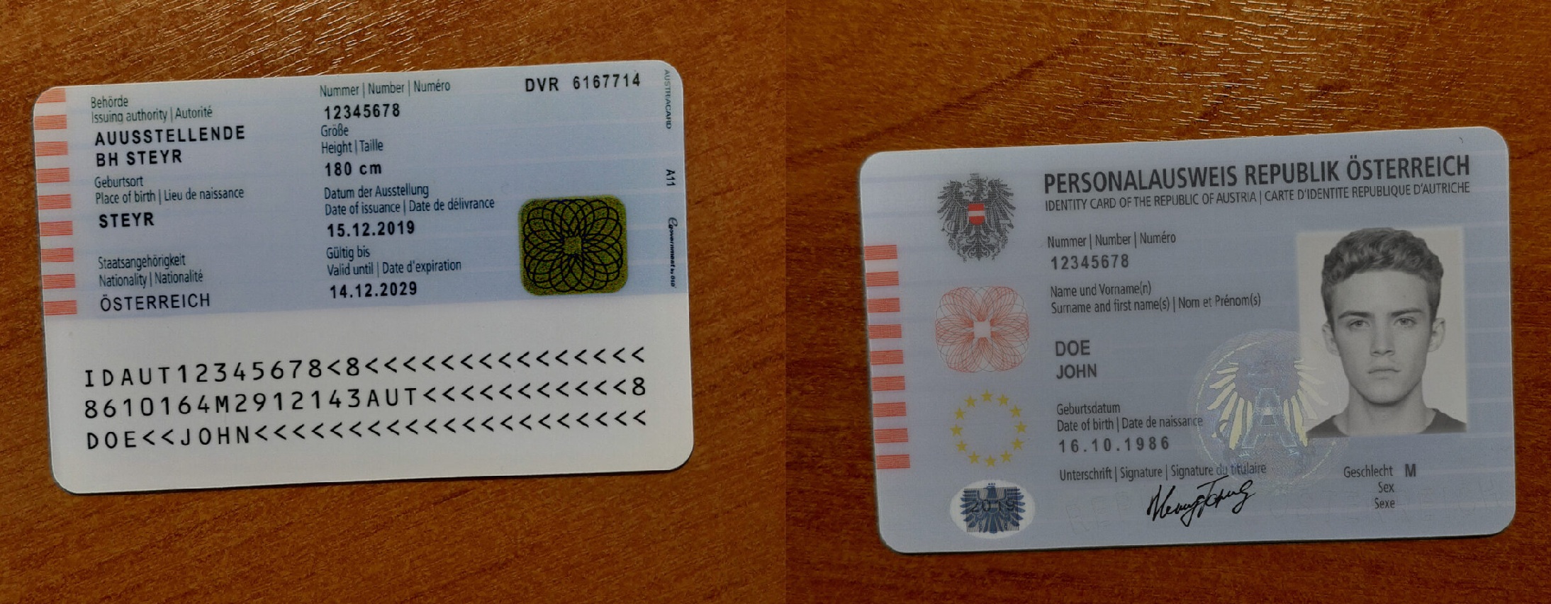 Austrian ID Card — John Doe